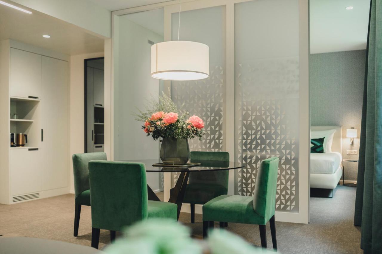 Central By Residence Hotel Βαντούζ Εξωτερικό φωτογραφία