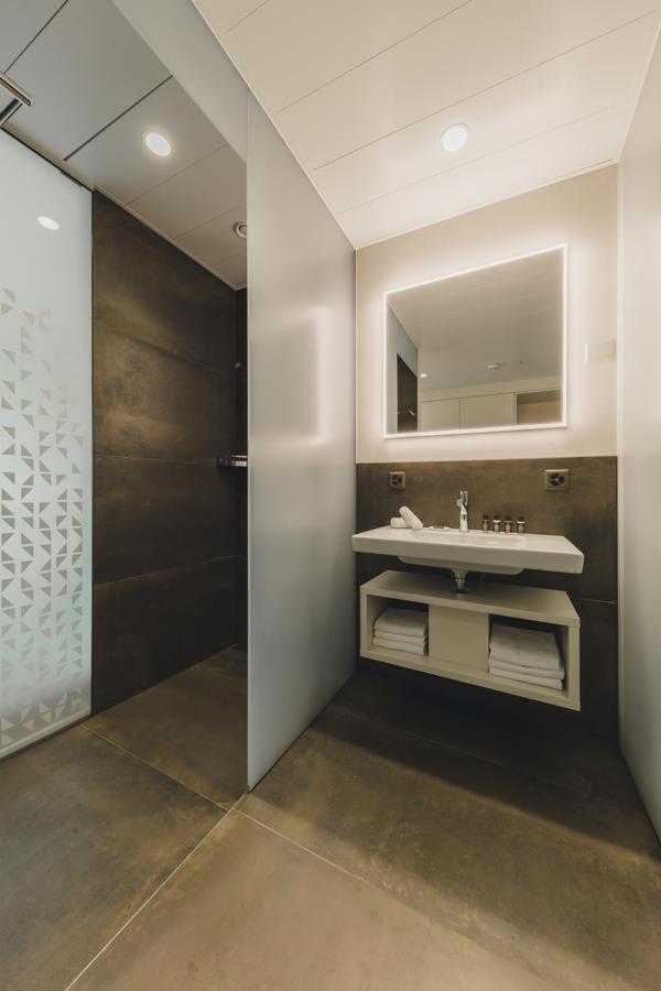 Central By Residence Hotel Βαντούζ Εξωτερικό φωτογραφία
